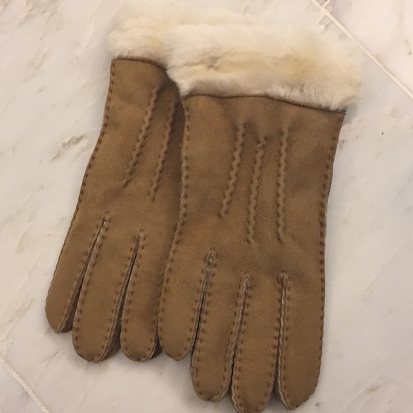 UGG Accessories - Ugg Classic Tasman Shearling Glove Chestnut